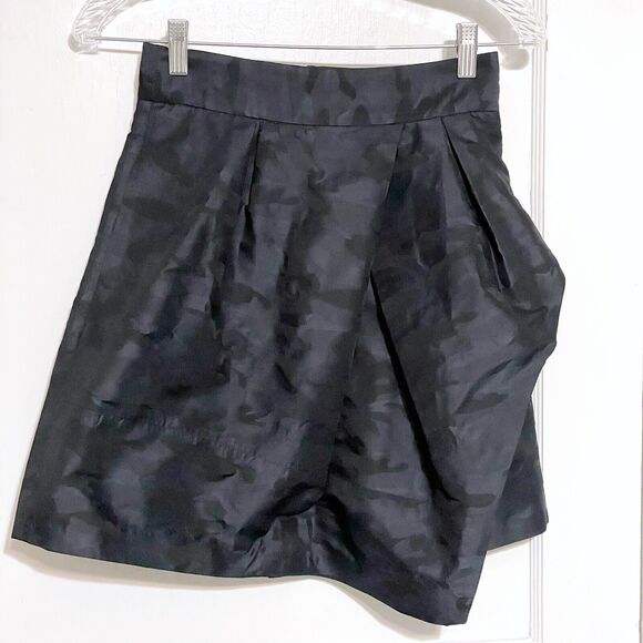 Banana Republic Women's Skirt Navy Camo Crisp Wrap Layered Size 0 - Picture 1 of 4